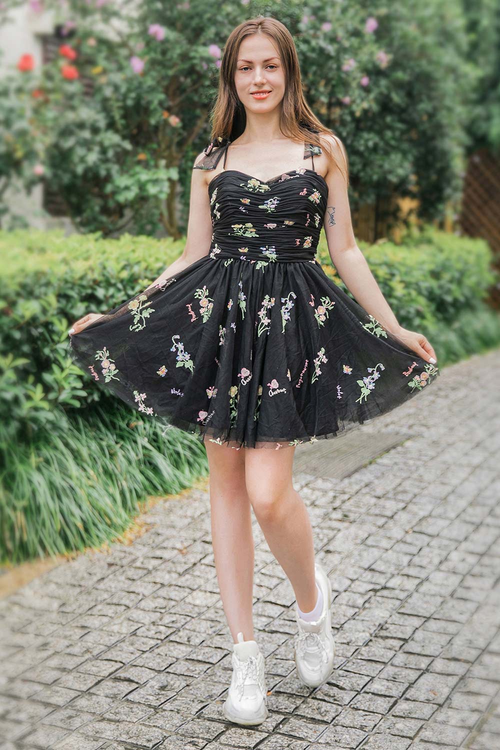 Cute Short Tulle Embroidery Homecoming Dress